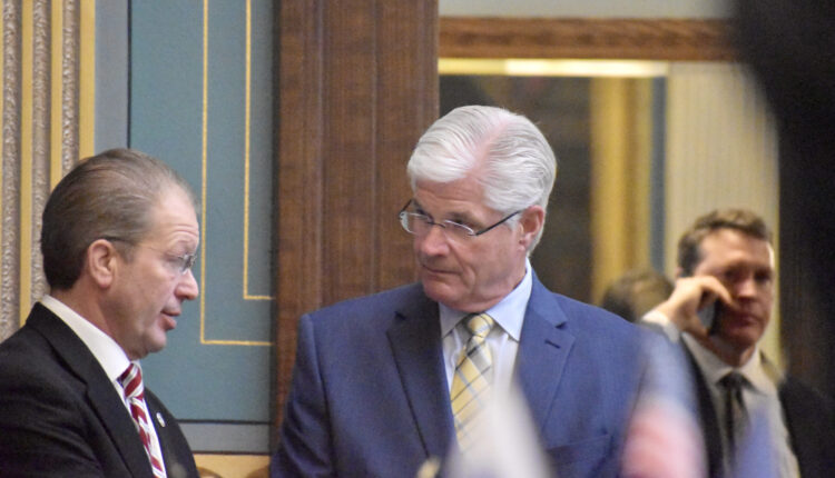 11 lawmakers absent from first session day of 2022, Senate OKs anti-vaccine resolution ⋆ Michigan Advance
