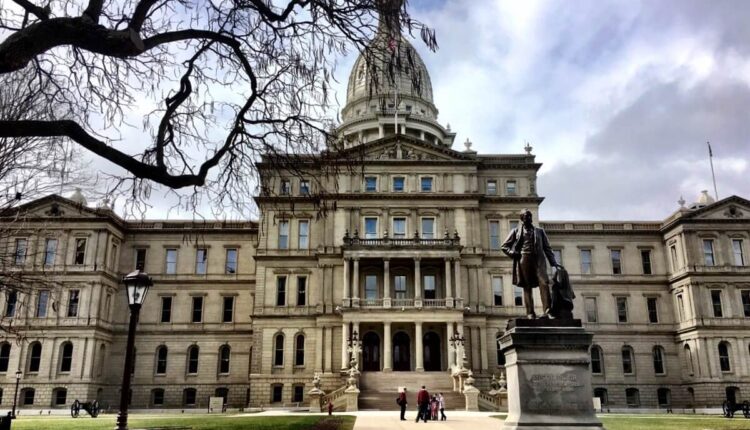 Senate passes GOP tax cut plan; Whitmer calls proposal ‘fiscally irresponsible’ ⋆ Michigan Advance