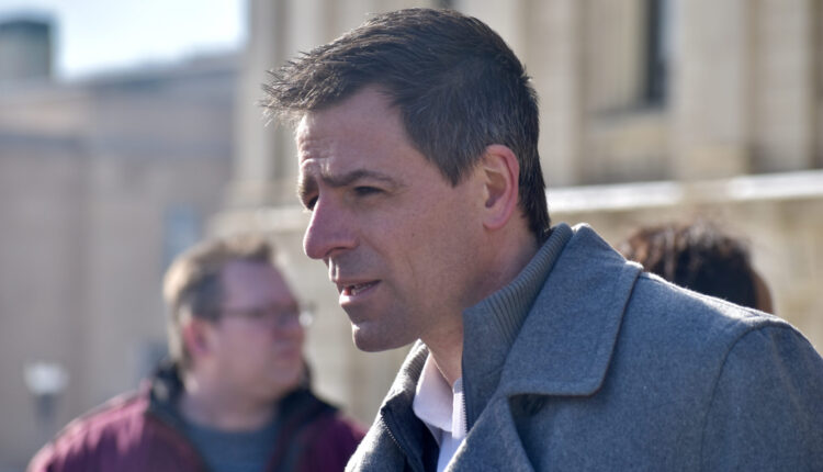 GOP gov. candidate Ryan Kelley turns school board meeting into an ‘election rally,’ parents say ⋆ Michigan Advance