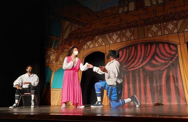Three actors will tackle all 37 of Shakespeare's plays in Shakespeare in Detroit's 