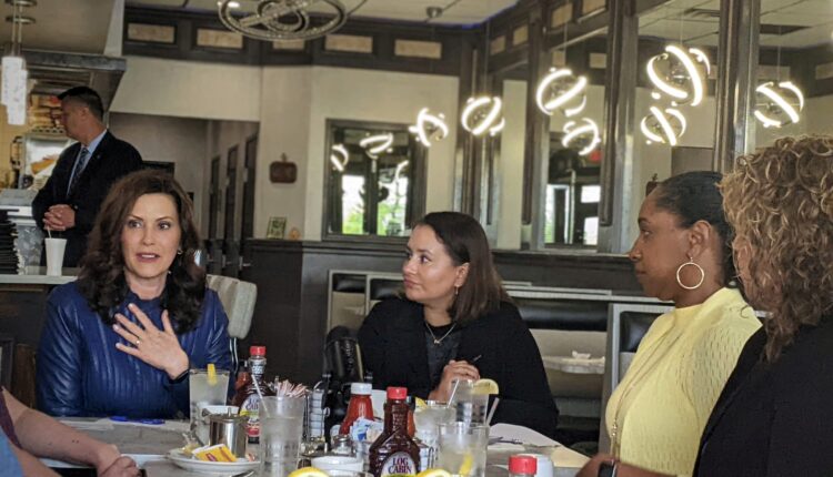Whitmer vows to ‘fight like hell’ for abortion rights at Macomb County roundtable ⋆ Michigan Advance