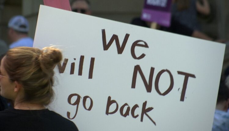  Roe v.  Wade ruling sparks protests in Lansing
