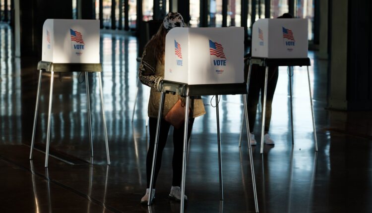 U.S. Senate bills would ban fake electors, clear up Electoral College procedures ⋆ Michigan Advance