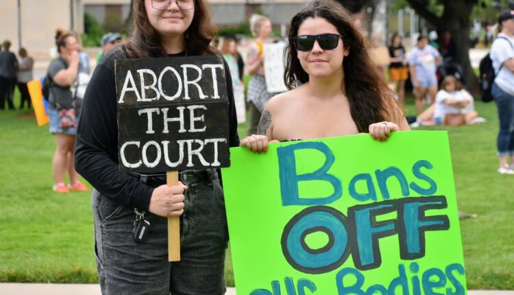 Circuit court rules to keep restraining order on abortion ban law ⋆ Michigan Advance