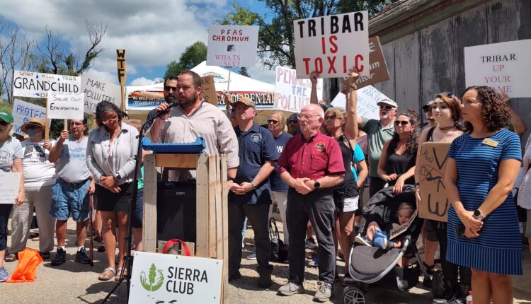 Lawmakers, activists call for stronger pollution regulations following Huron River chemical spill ⋆ Michigan Advance