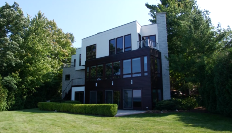 Amazing Northern Michigan Homes: Modern Bayside Traverse City Gem