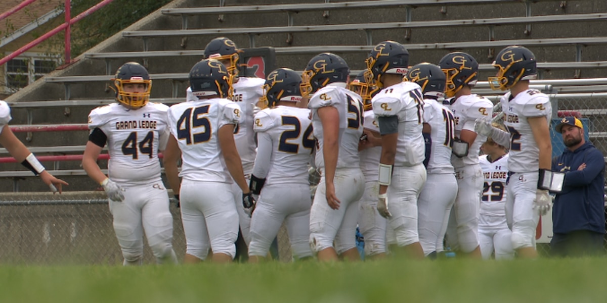 Grand Ledge's first half dominance carried the Comets over Lansing Everett