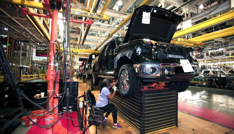 Experts attribute Michigan’s 30-year lag in economic growth to focus on manufacturing, low taxes ⋆ Michigan Advance