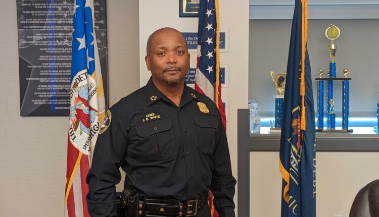Detroit chief wants more mental health pros for crisis calls
