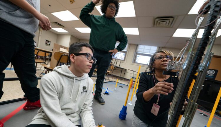 Detroit schools science teacher Tracy Ortiz leads robotics team