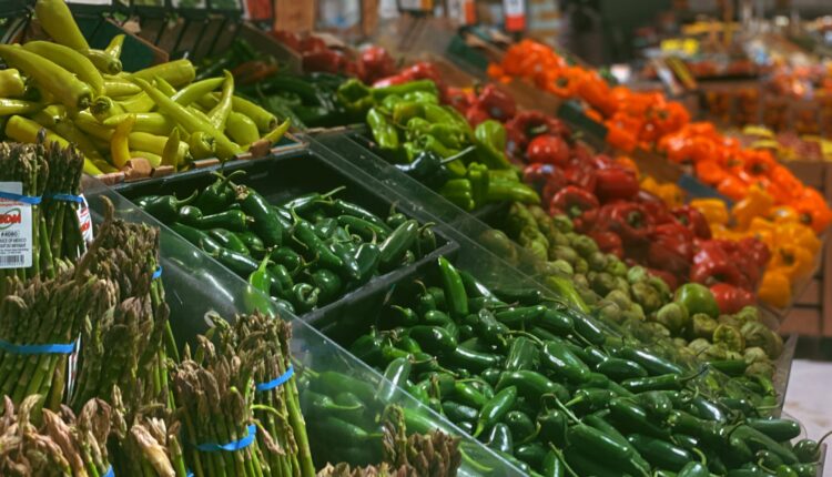 Albertsons-Kroger mega-deal raises questions from lawmakers about higher food prices ⋆ Michigan Advance
