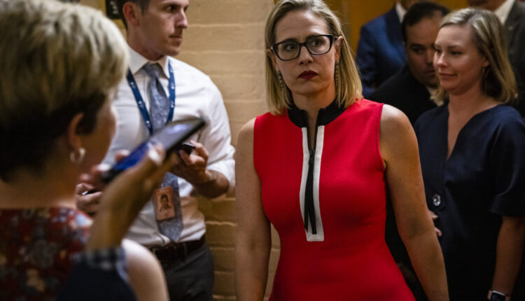 U.S. Sen. Kyrsten Sinema of Arizona leaves Democratic Party, registers as independent ⋆ Michigan Advance
