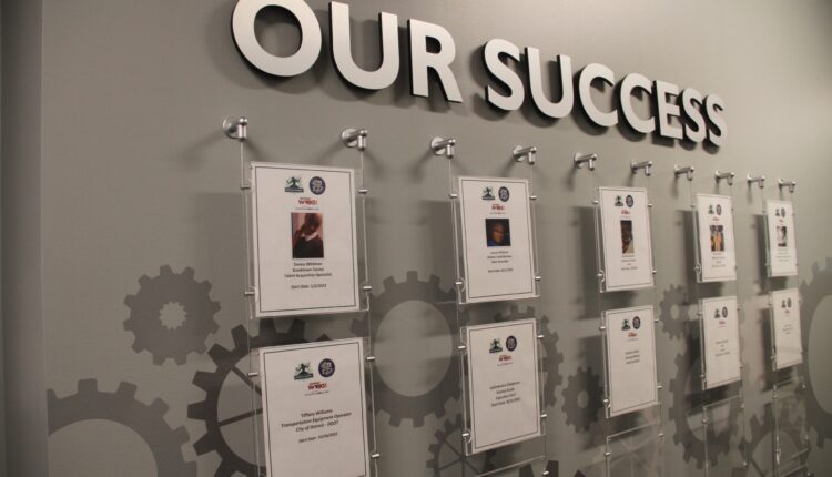 Detroit touts decline in unemployment, thousands of job opportunities