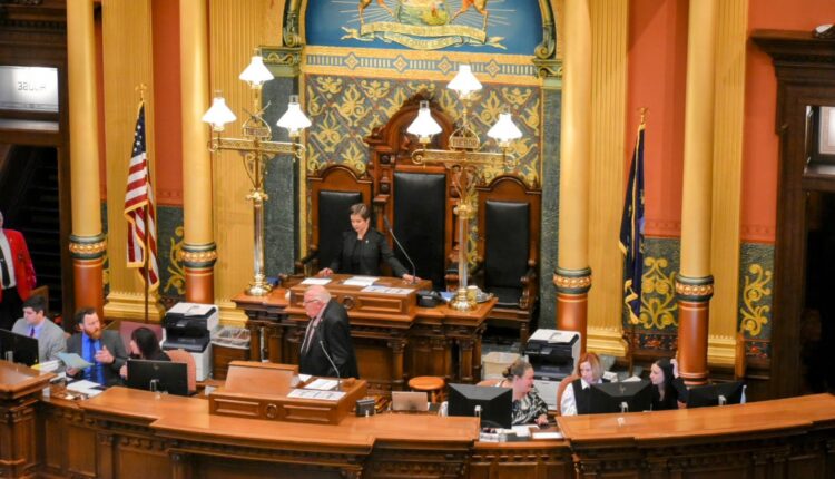 New Democratic majority kicks off session with bills axing Right to Work, 1931 abortion ban ⋆ Michigan Advance
