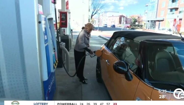 Gas prices inch upward in metro Detroit