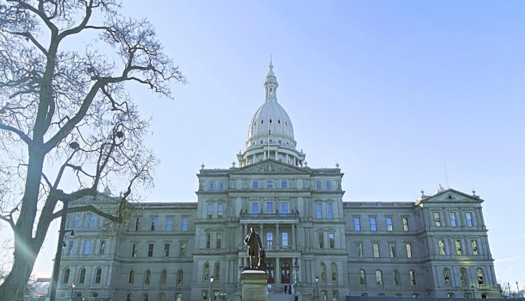 Senate advances bills to boost Earned Income Tax Credit, repeal pension tax ⋆ Michigan Advance