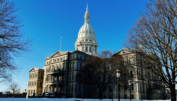 House passes EITC and pension tax bill, Senate Republicans punt action to next week ⋆ Michigan Advance