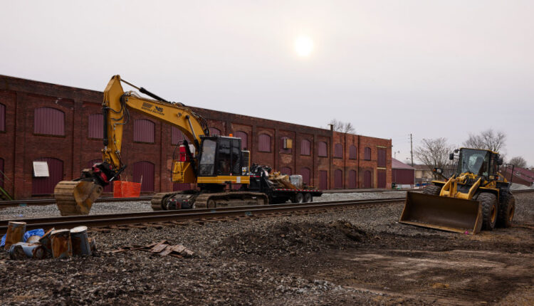 U.S. Senate leader calls for safety audit into all major railroads after Ohio derailment ⋆ Michigan Advance