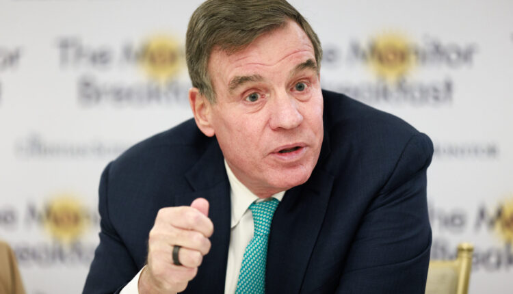 Virginia senator defends rollback of U.S. banking rules, blames managers for bank failures ⋆ Michigan Advance