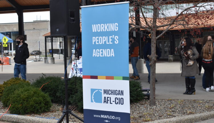 Unions praise Whitmer for signing Right to Work repeal, prevailing wage restoration bills ⋆ Michigan Advance
