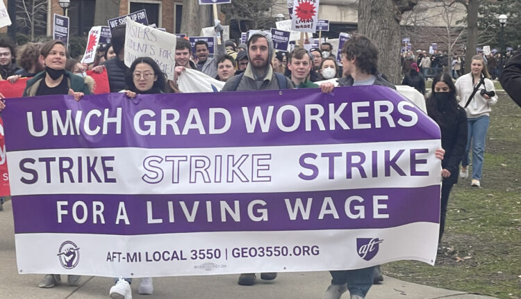 U of M graduate instructors hit the picket line ⋆ Michigan Advance