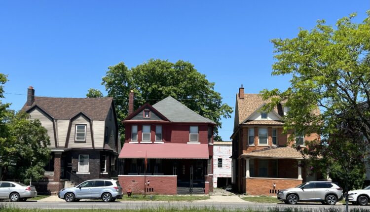 Detroit’s population slide challenges vision of revitalization