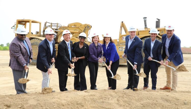GM announcement, groundbreaking mark more than $1 billion investment in Flint ⋆ Michigan Advance
