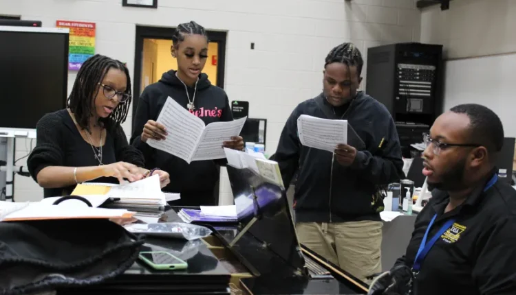 Michigan bill would ease merit-based pay clause for Detroit district teachers