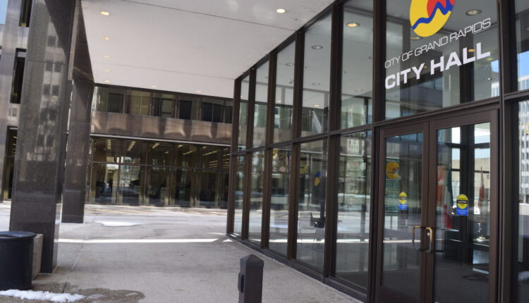 ACLU urges GR mayor, commissioners to reject proposed ordinances targeting unhoused people ⋆ Michigan Advance
