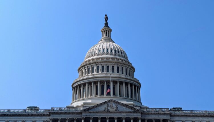 Democrats call for raising FDIC insurance limits at Senate hearing ⋆ Michigan Advance