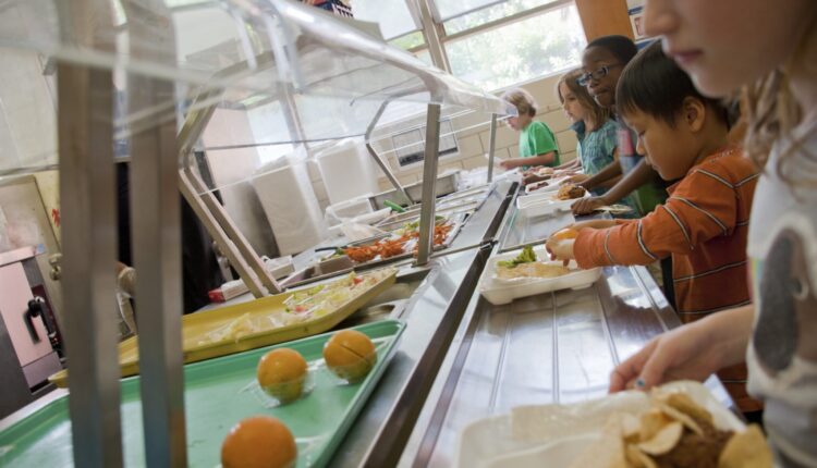 A pandemic experiment in universal free school meals gains traction in the states