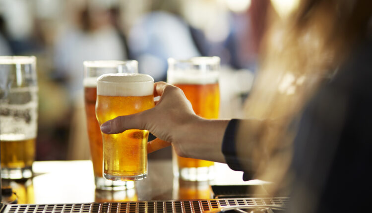 States seek to let teens as young as 14 serve booze in restaurants ⋆ Michigan Advance