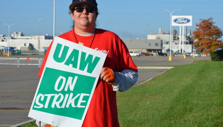 ‘However long it takes,’ longtime Ford worker says of the UAW strike ⋆ Michigan Advance