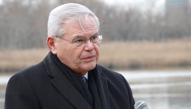 Feds accuse Sen. Menendez of taking gold, car and cash for favors ⋆ Michigan Advance