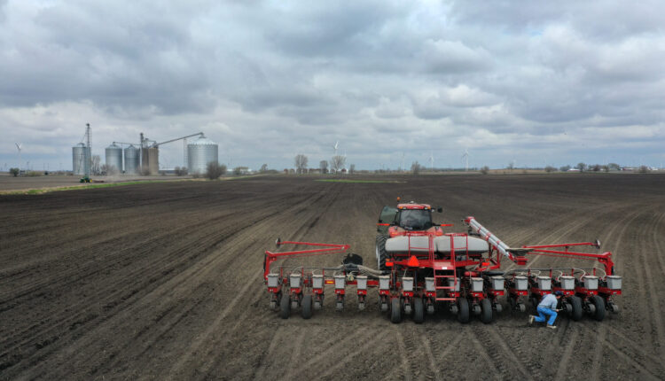 Feds pledge $2.3 billion to boost ag exports amid farm bill uncertainty ⋆ Michigan Advance