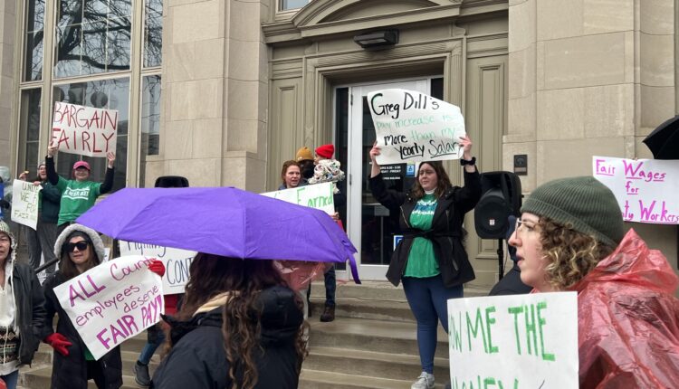 Washtenaw County employees picket for wage increase as negotiations continue on expired contract • Michigan Advance